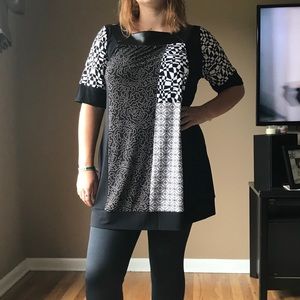 Top with leather look neck trim